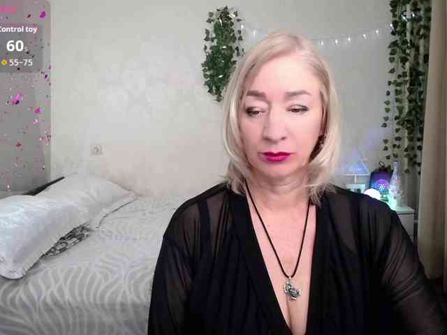 hunters-woman webcam