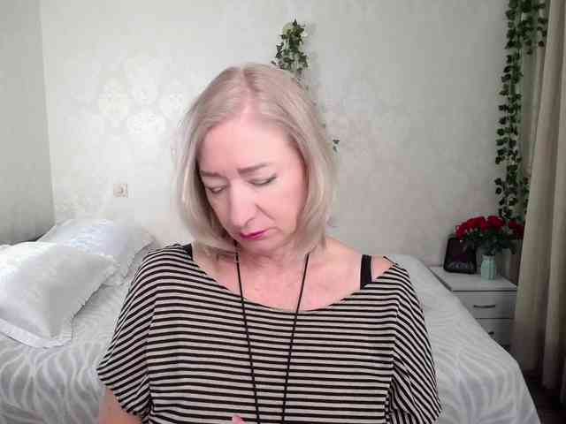 hunters-woman webcam