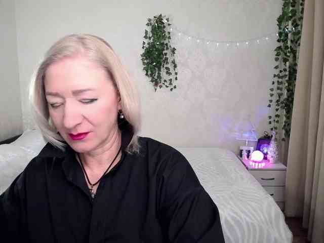 hunters-woman webcam