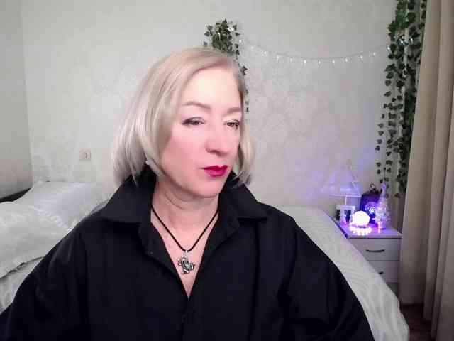 hunters-woman webcam