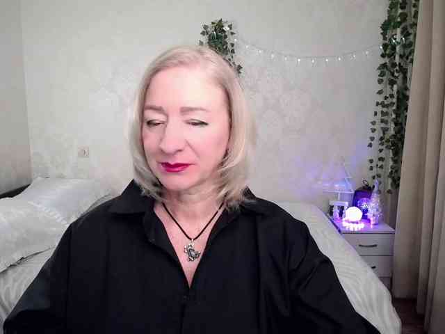 hunters-woman webcam