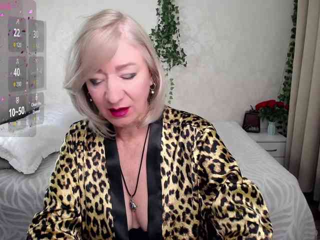 hunters-woman webcam