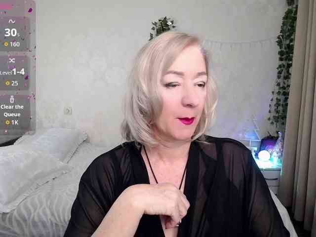 hunters-woman hunters-woman