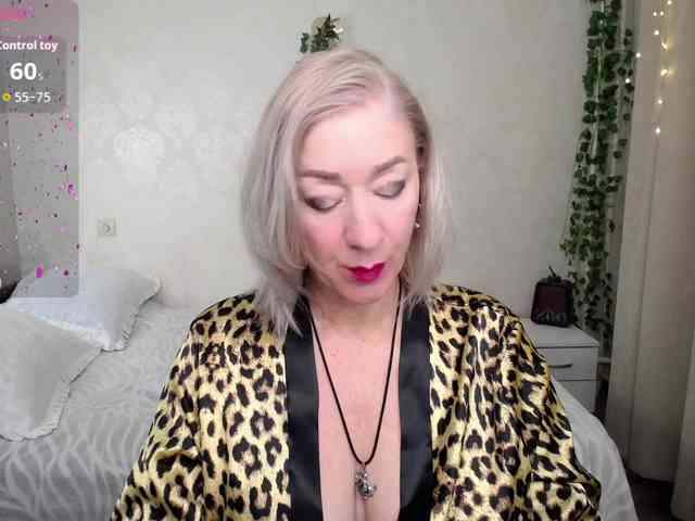 hunters-woman webcam