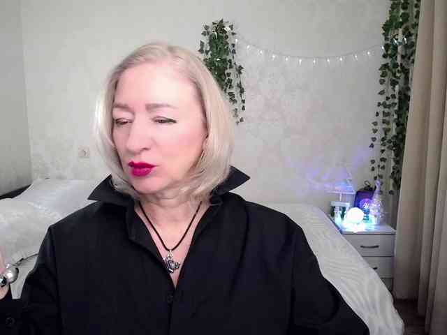 hunters-woman webcam