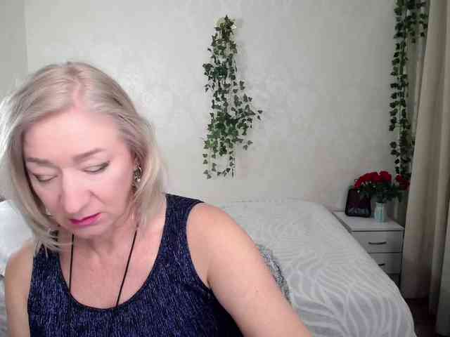 hunters-woman webcam