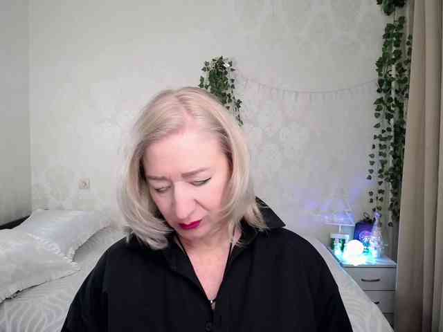 hunters-woman webcam