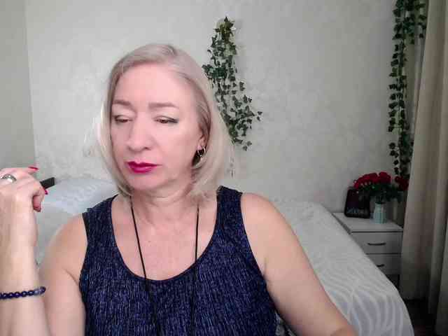 hunters-woman webcam