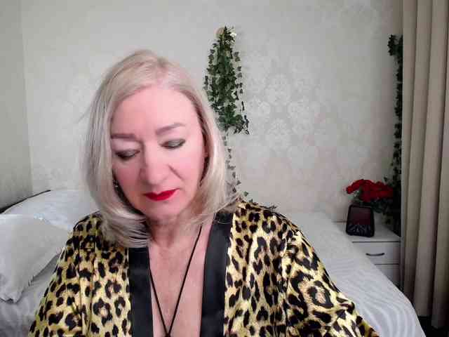 hunters-woman webcam