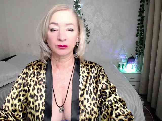 hunters-woman webcam