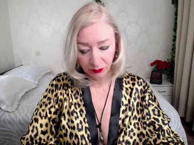 hunters-woman webcam