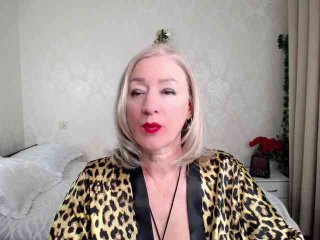 hunters-woman webcam