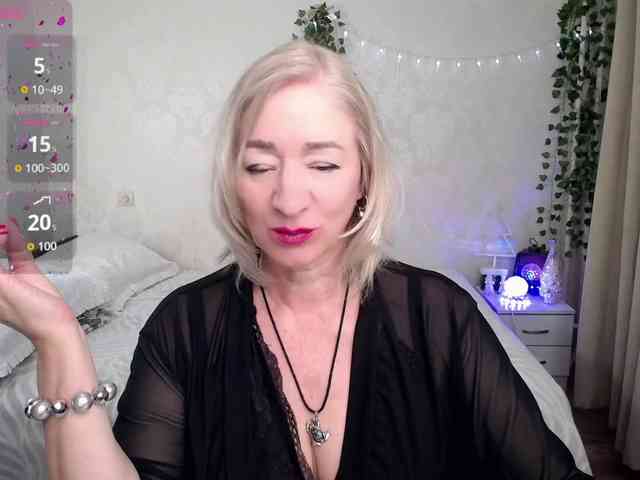 hunters-woman webcam