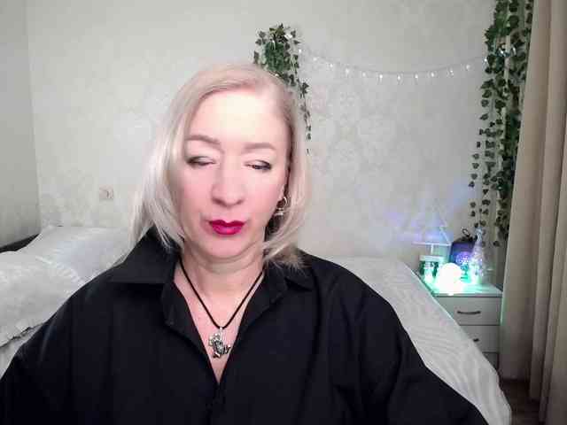 hunters-woman webcam