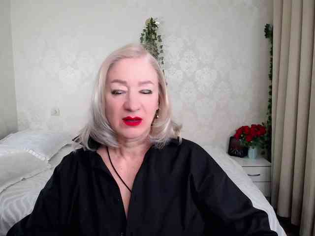 hunters-woman webcam