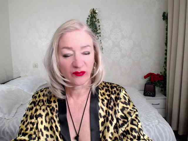 hunters-woman webcam