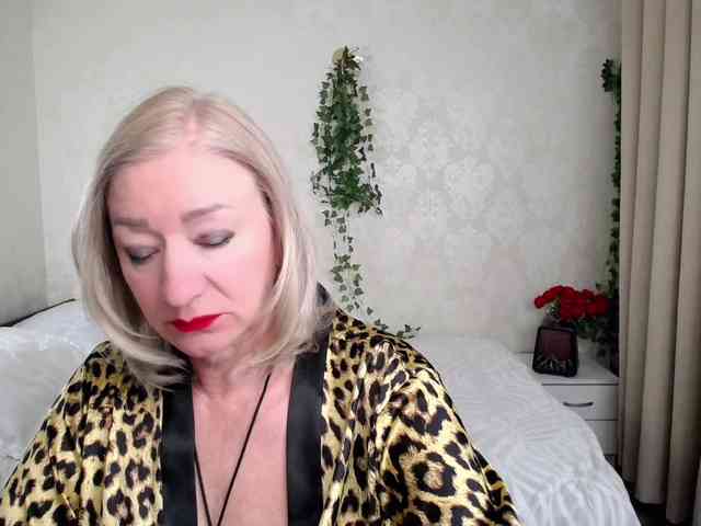 hunters-woman webcam