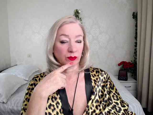 hunters-woman webcam