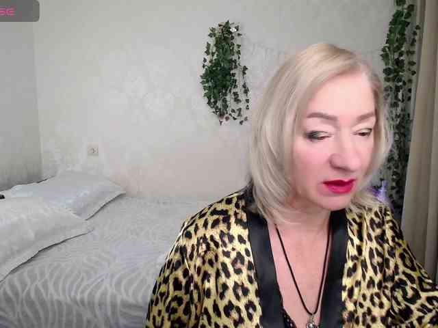 hunters-woman hunters-woman