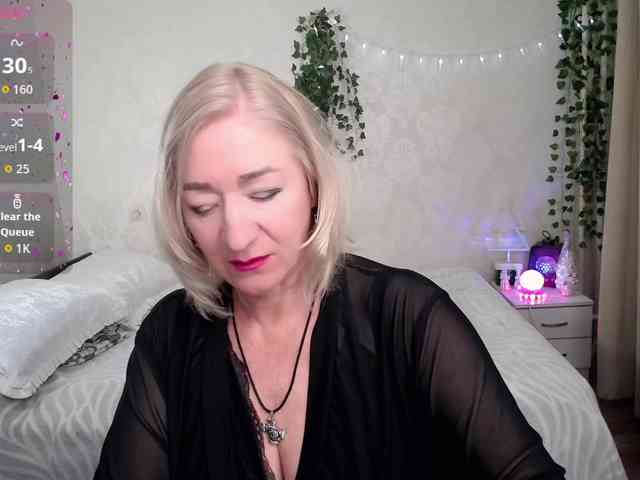 hunters-woman webcam