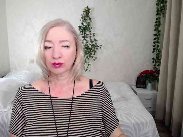 hunters-woman webcam