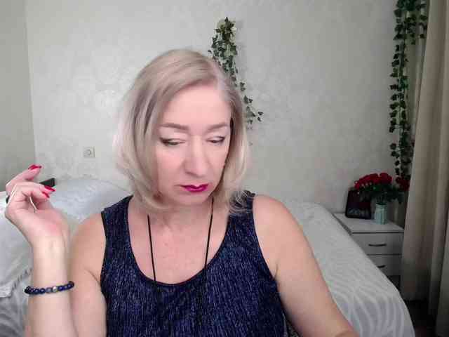 hunters-woman webcam