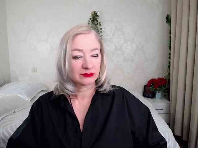 hunters-woman webcam