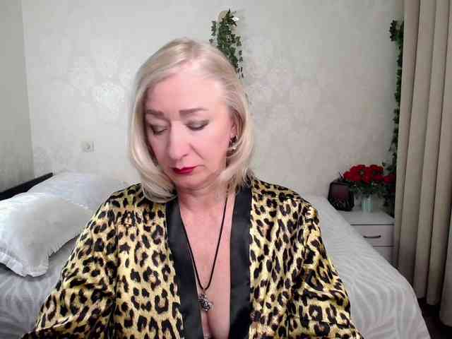 hunters-woman webcam