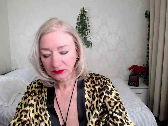 hunters-woman webcam