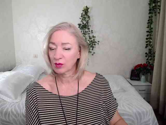 hunters-woman webcam