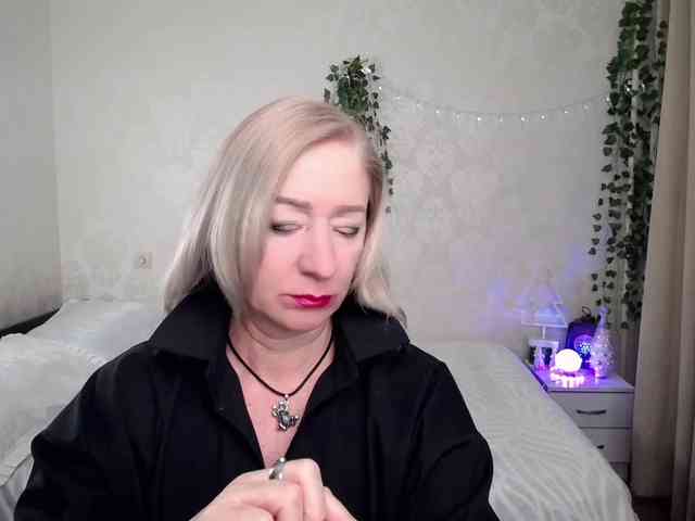 hunters-woman webcam