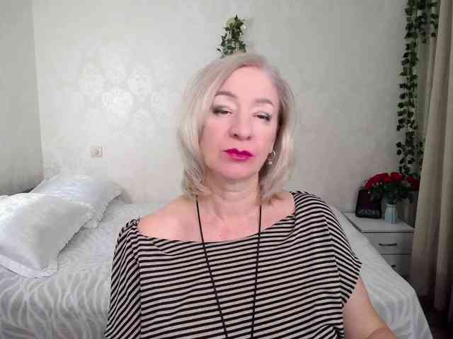 hunters-woman webcam