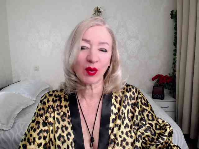 hunters-woman webcam