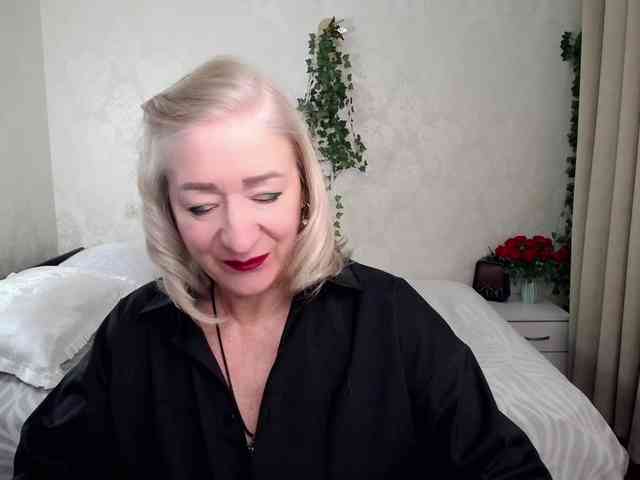 hunters-woman webcam