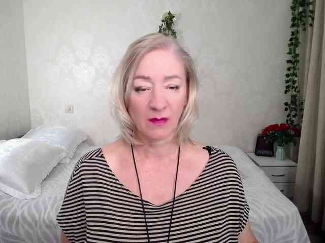 hunters-woman webcam