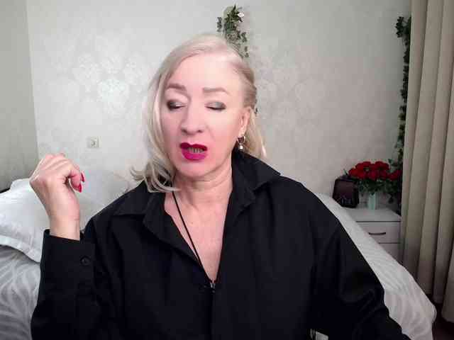 hunters-woman webcam