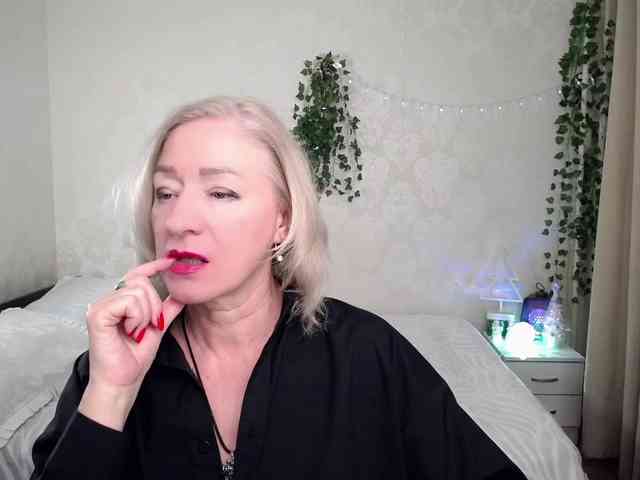 hunters-woman webcam