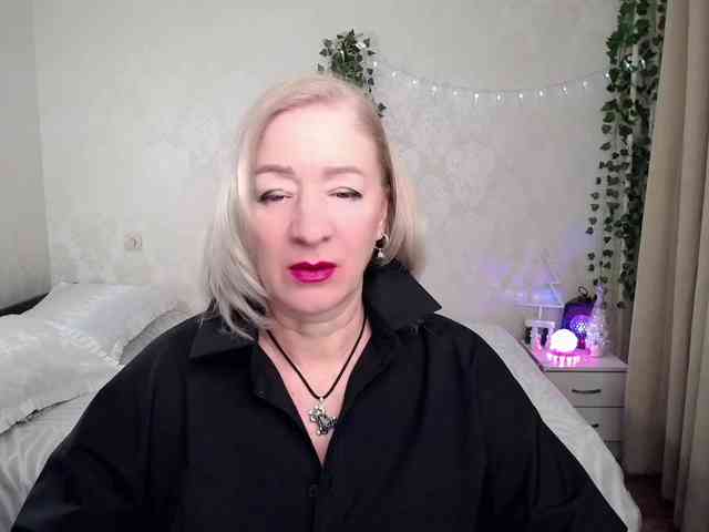 hunters-woman webcam