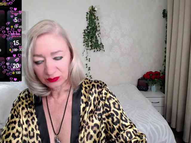 hunters-woman webcam