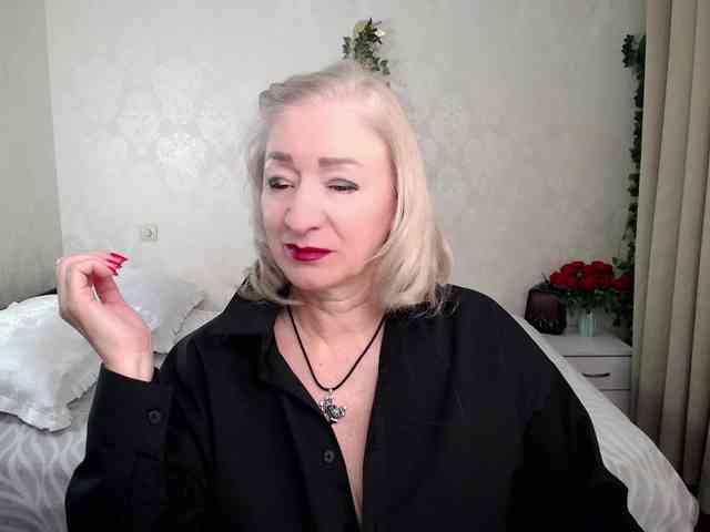 hunters-woman webcam