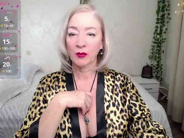 hunters-woman webcam