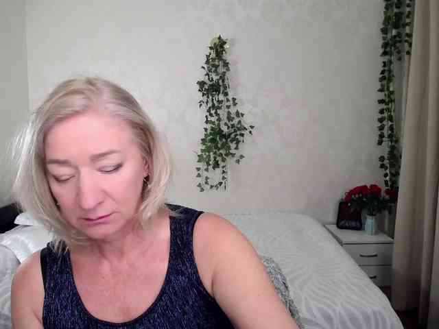 hunters-woman webcam