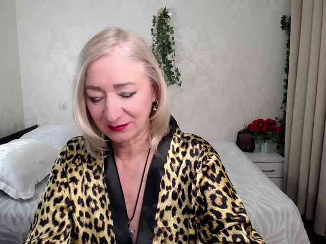 hunters-woman webcam