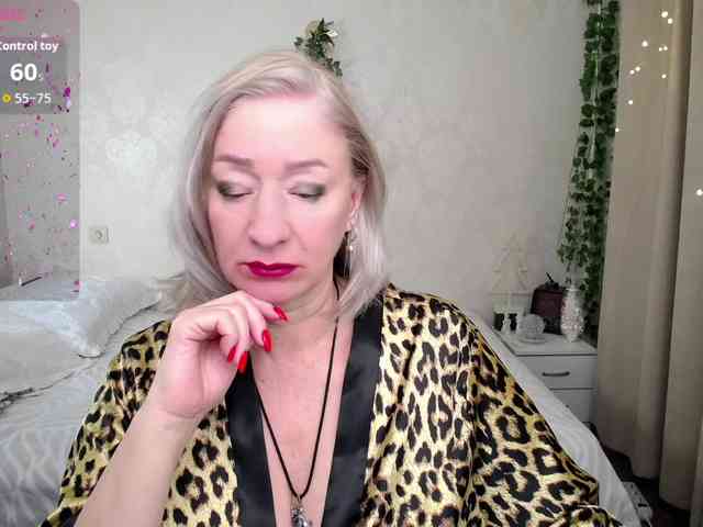 hunters-woman hunters-woman