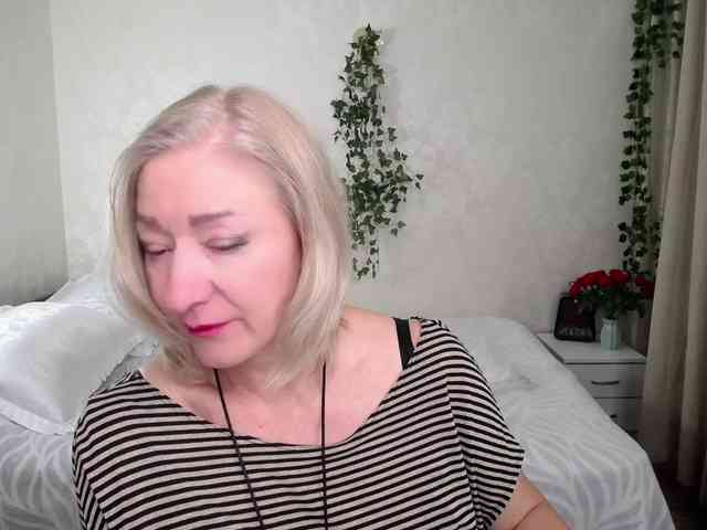 hunters-woman webcam