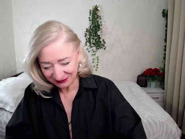 hunters-woman webcam