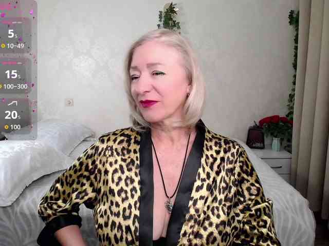 hunters-woman webcam