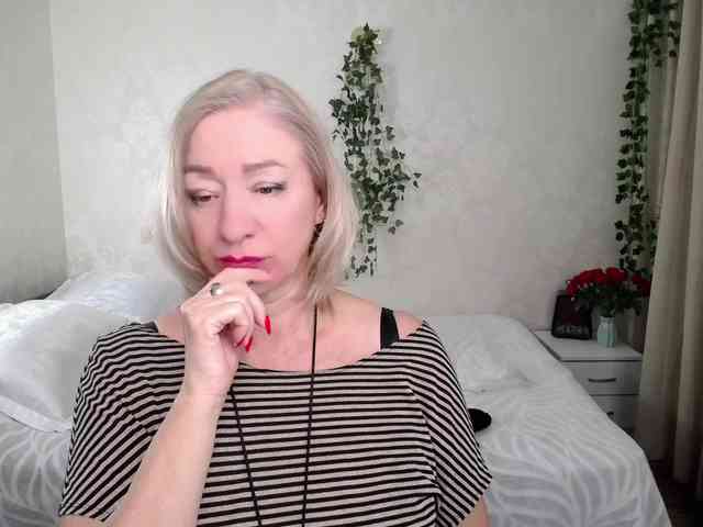 hunters-woman webcam