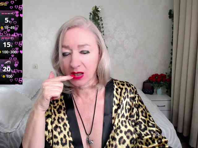 hunters-woman webcam