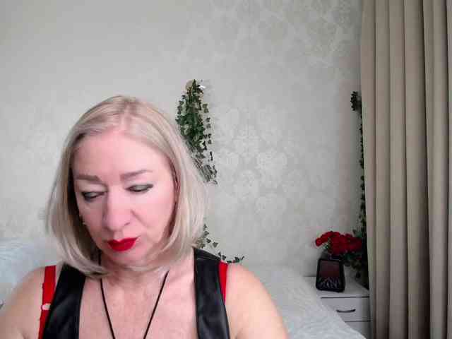 hunters-woman webcam